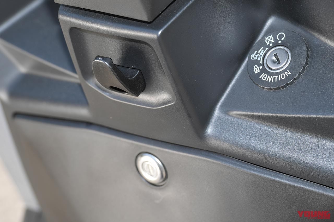 |欧州の実用原付二種スクーター! プジョー ツイート125GT試乗インプレッション【段差をいなす華麗な大径車】