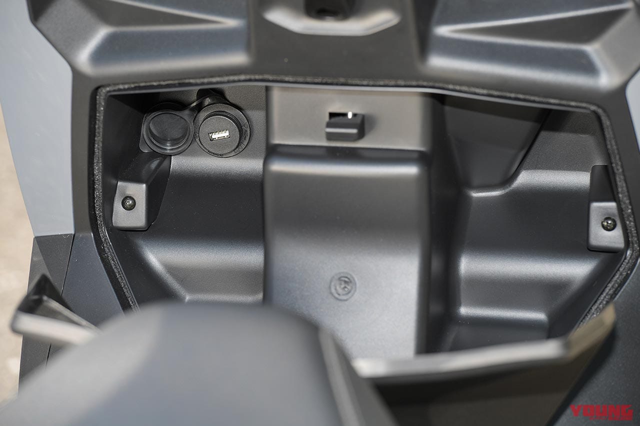 |欧州の実用原付二種スクーター! プジョー ツイート125GT試乗インプレッション【段差をいなす華麗な大径車】