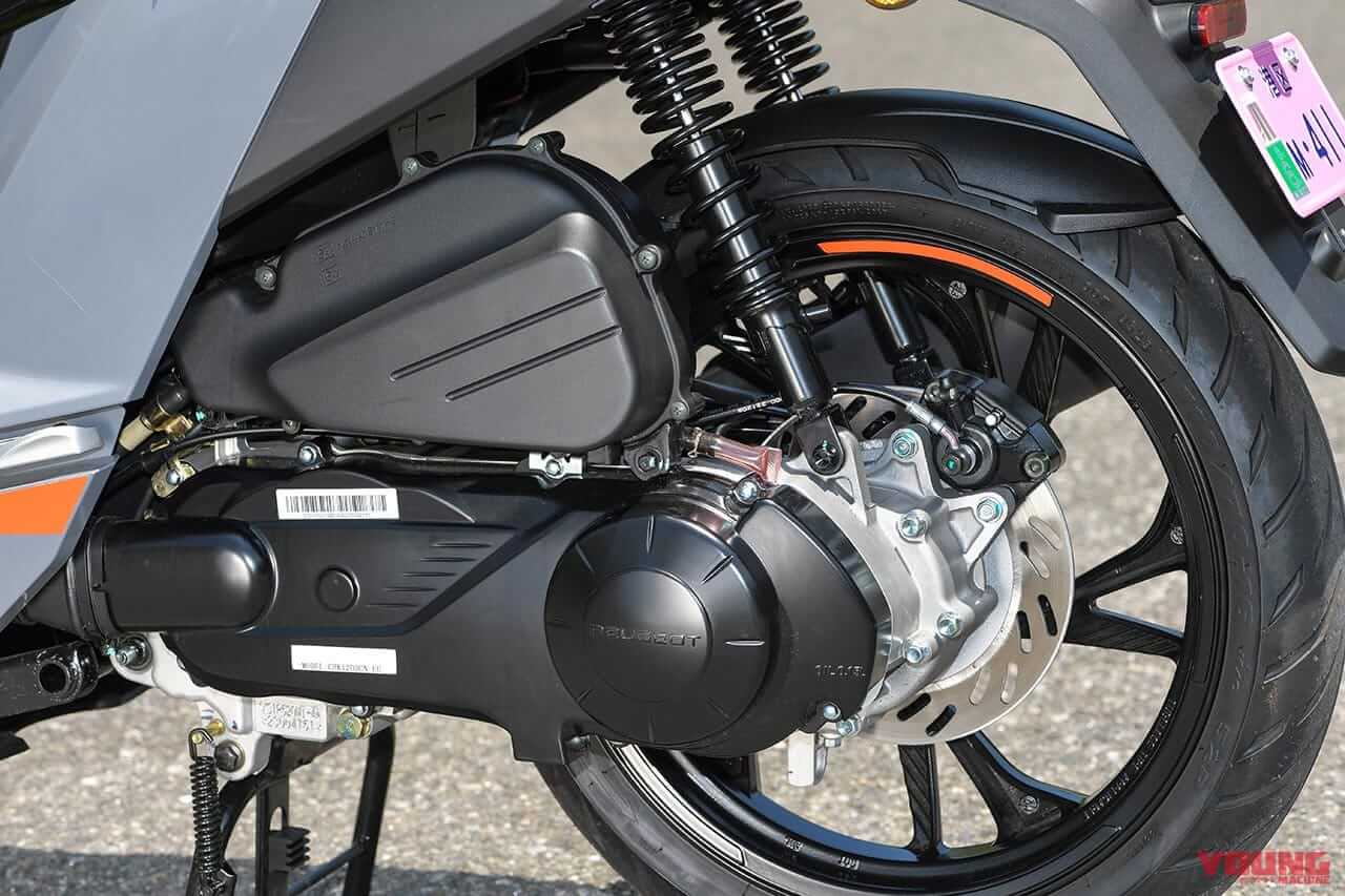 |欧州の実用原付二種スクーター! プジョー ツイート125GT試乗インプレッション【段差をいなす華麗な大径車】