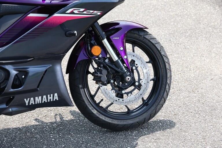 ヤマハYZF-R25ABS|足まわり|ヤマハ新型YZF-R25 試乗インプレッション【これぞ真のオールマイティ車だ!!】