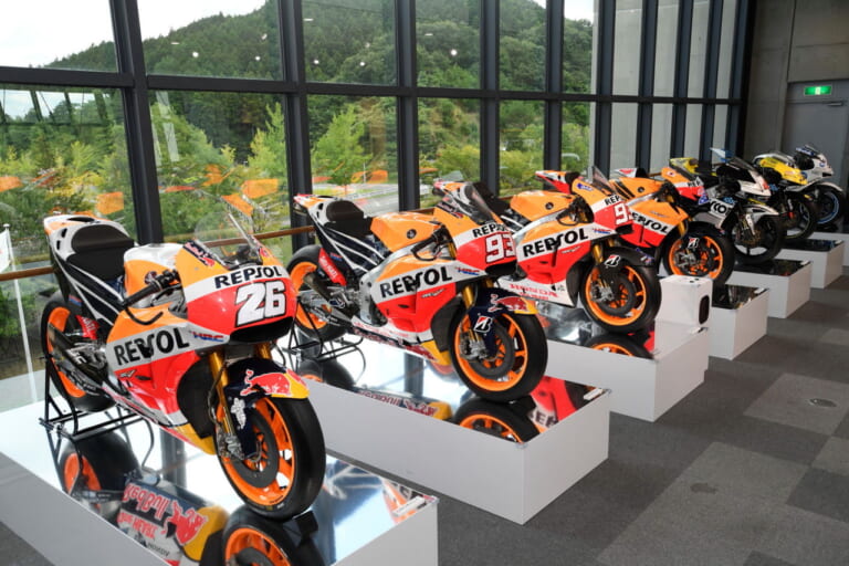 ホンダコレクションホール|二輪世界グランプリ Garage Collection|こんな台数、二度と揃わない?! 1978年以降のホンダGPレーサー展『二輪世界グランプリ Garage Collection』が凄い