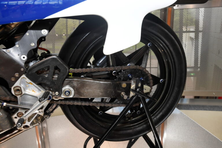 1983 NR500|前代未聞の楕円ピストンから2ストロークへ! NR→NS→NSRへと進化した、1979~1984年のGP500レーサー|二輪世界グランプリ Garage Collection