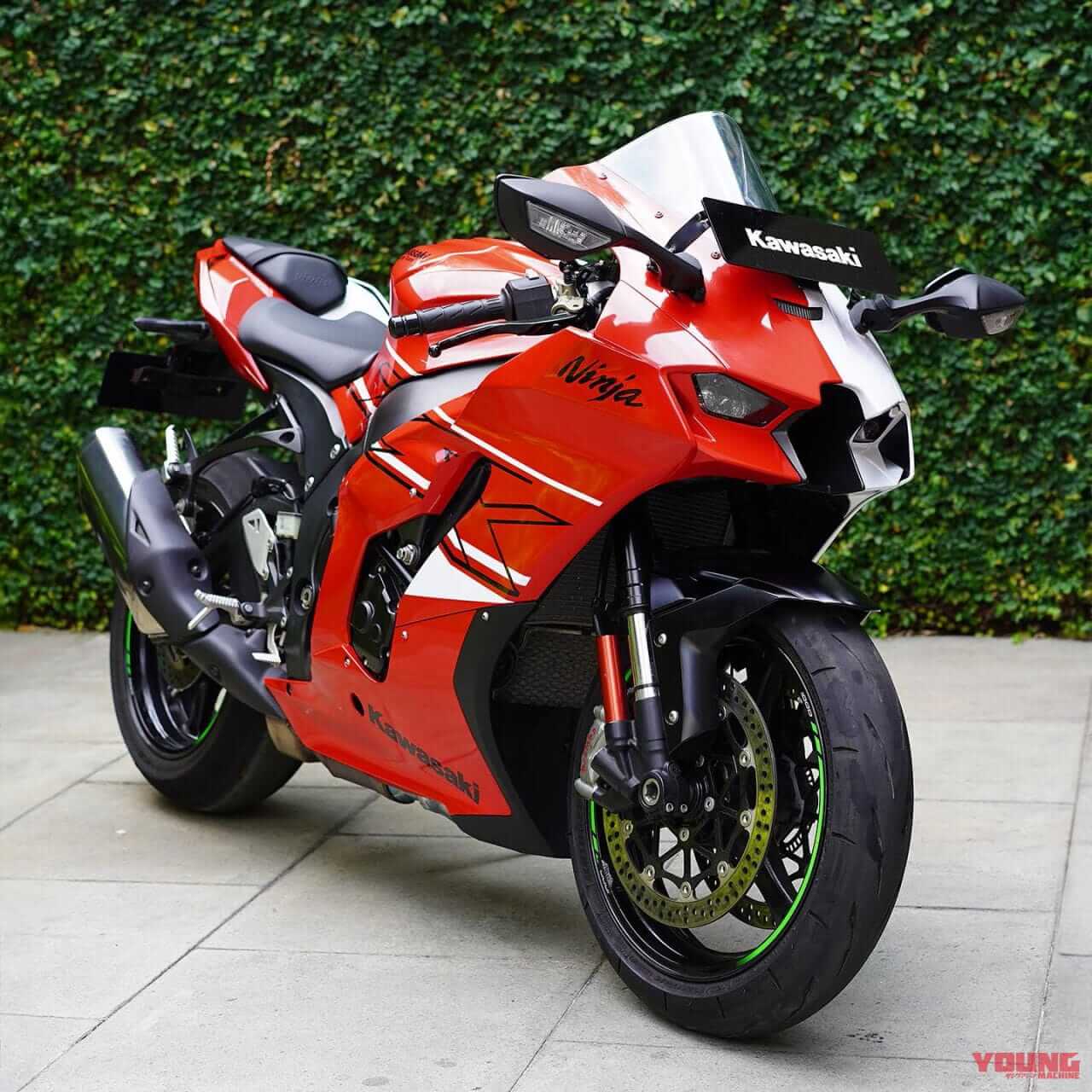 |カワサキ「ニンジャZX-10R」と「ニンジャZX-6R」がスペシャルカラーで独立記念日にパレードラン!【インドネシア】