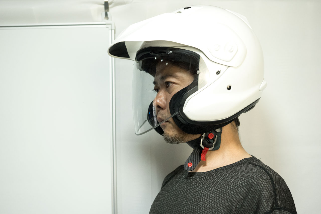 白バイのヘルメットは涼しさスゴい! ARAI CT-Zレビュー│WEBヤング 