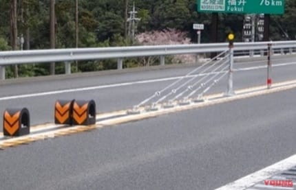 NEXCO|重大事故軽減へ! 長大橋梁/トンネルにおける区画柵の試行設置箇所の拡大