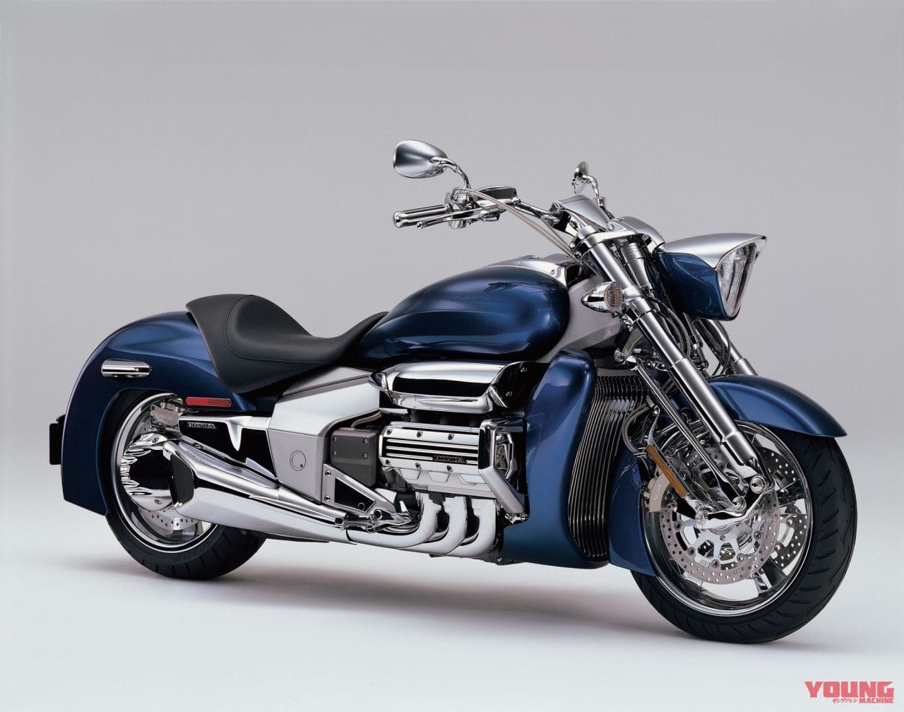 HONDA VALKYRIE RUNE|一度見たら忘れないかも 厳選?! 個性派バイクアルバム【斬新なカタチ編】