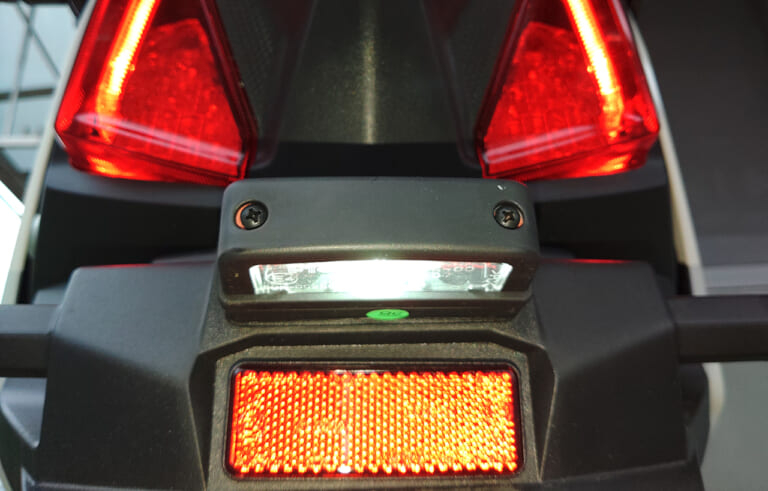 アヴェニスカスタム LED|愛車を便利にカスタム!【スズキ・アヴェニス125モニターレポート:その4】