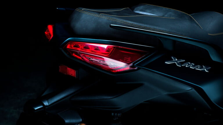 ヤマハ|XMAX|2023年モデル|ヤマハ新型「XMAX」登場! 6年ぶりのモデルチェンジでコネクテッド獲得、Xモチーフのデザインを強化