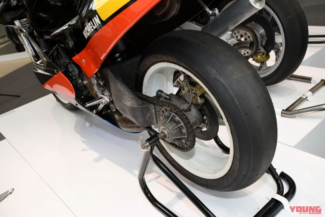 1988 elf5 ロン・ハスラム|異端のエルフ、最後の2ストVツイン、最初のMotoGPレーサーに昂ぶる‼ “二輪世界グランプリ Garage Collection”