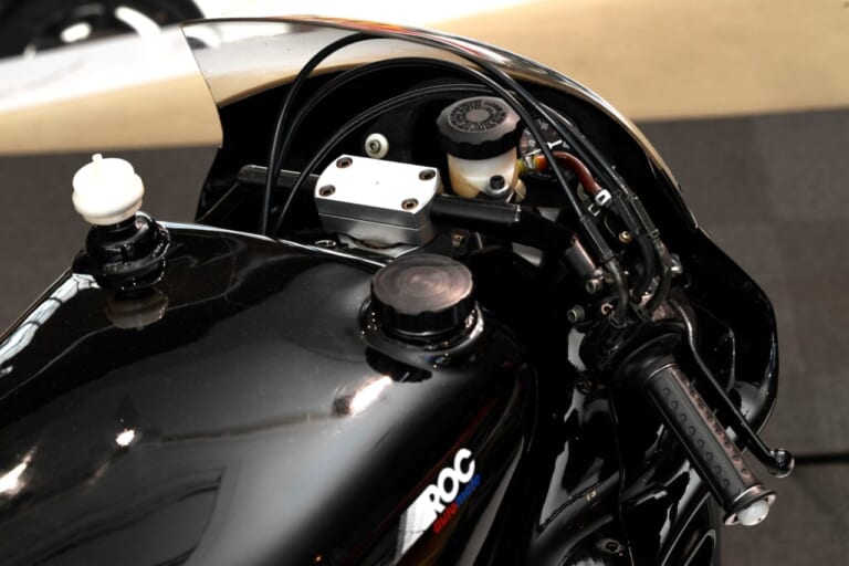 1986 elf2|異端のエルフ、最後の2ストVツイン、最初のMotoGPレーサーに昂ぶる‼ “二輪世界グランプリ Garage Collection”