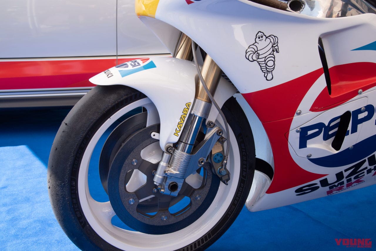 |【限定5台】ラッキーストライクカラーのスズキ「GSX-8S ケビン・シュワンツ エディション」登場! ゼッケン34の王座獲得から30周年【海外】