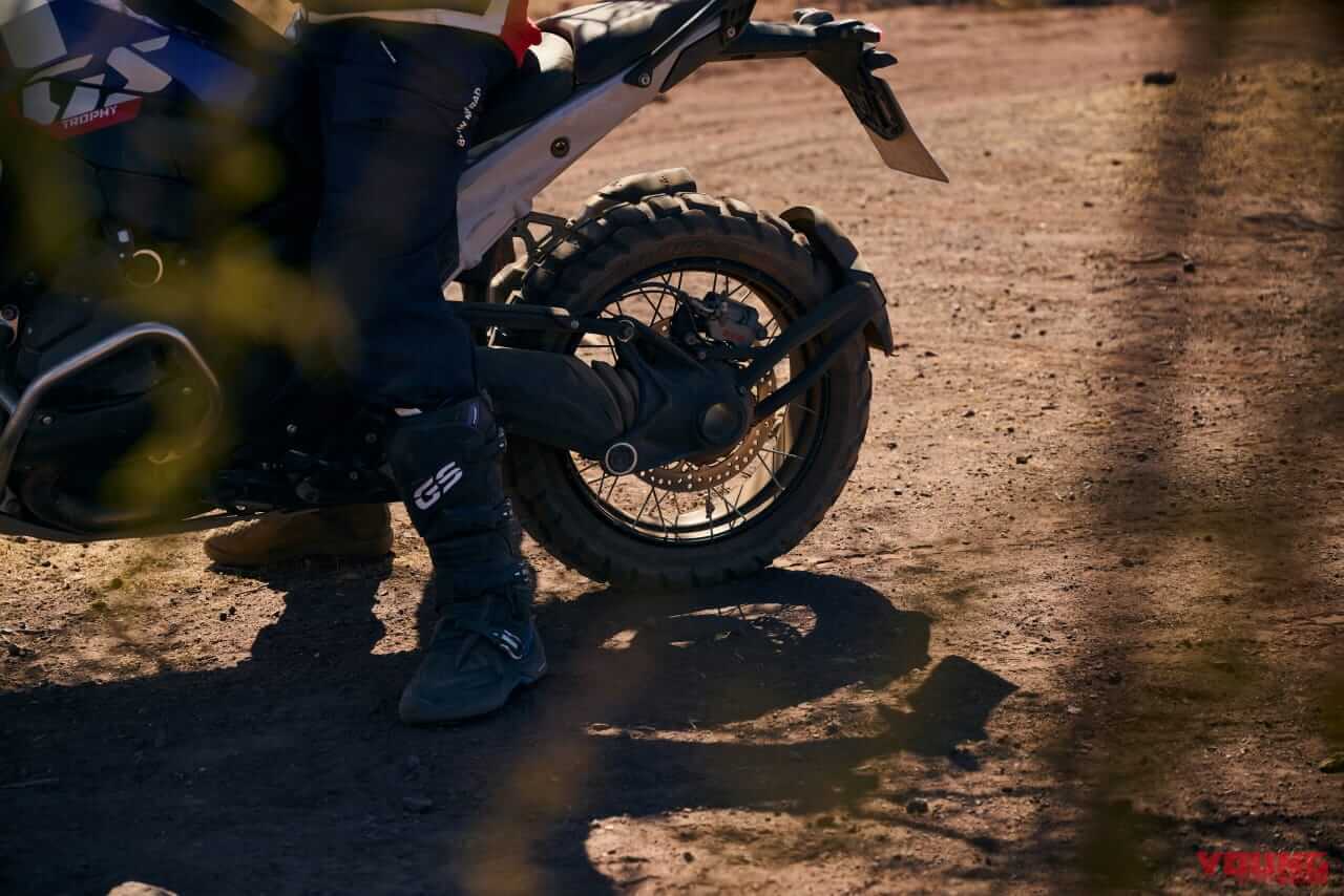 |BMW新型「R1300GS」は284万3000円から! 145psの新作エンジンと12kgの軽量化、自動車高調整や追従クルコン新装備で受注開始