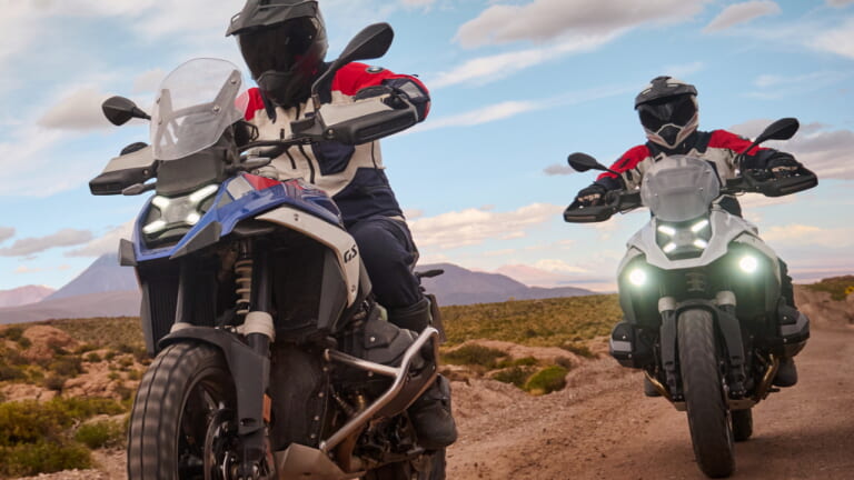 BMW新型「R1300GS」は284万3000円から！ 145psの新作エンジンと12kgの軽量化、自動車高調整や追従クルコン新装備で受注開始