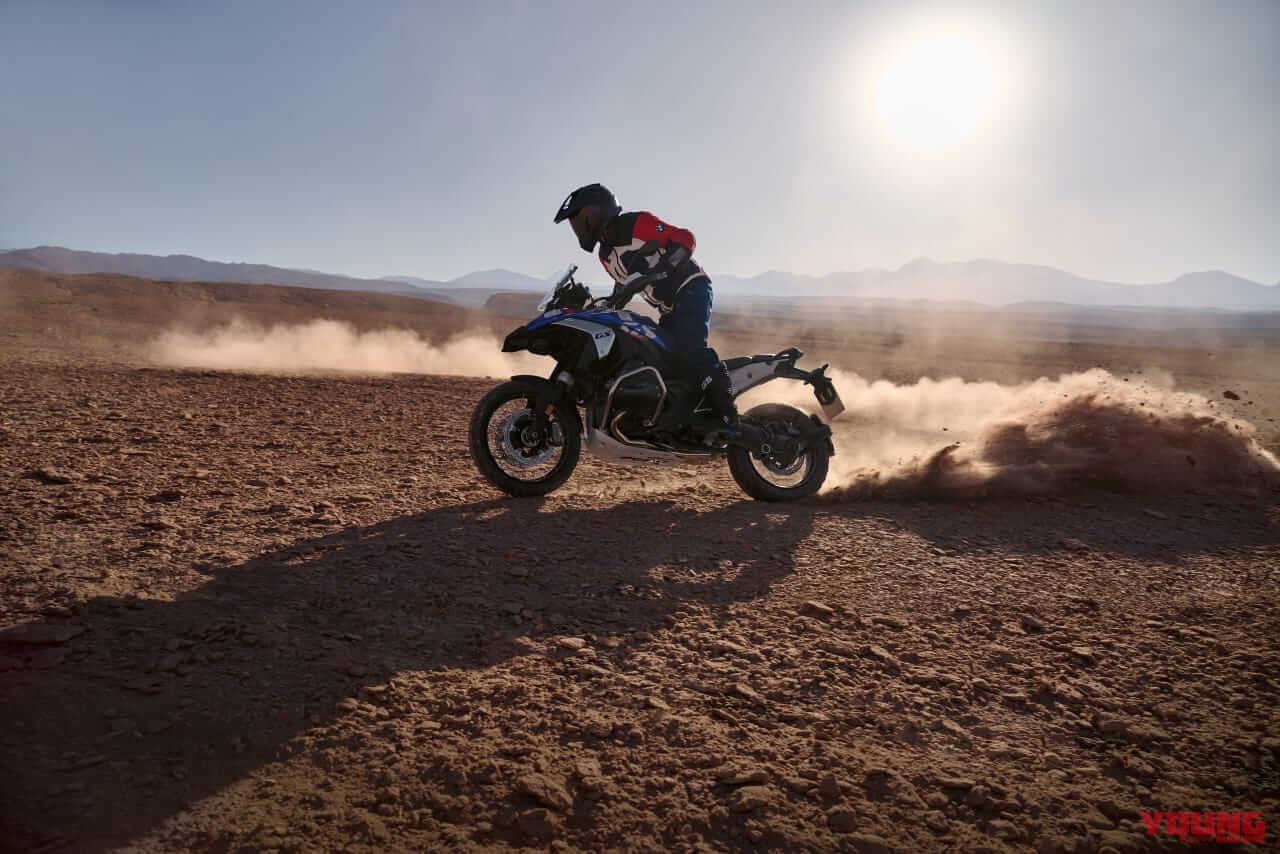 |BMW新型「R1300GS」は284万3000円から! 145psの新作エンジンと12kgの軽量化、自動車高調整や追従クルコン新装備で受注開始