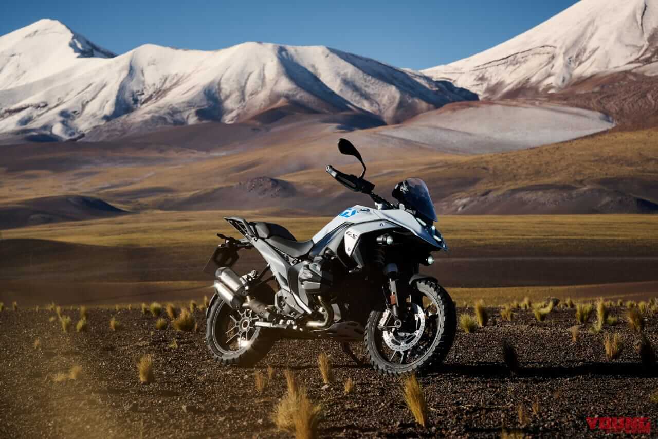 |BMW新型「R1300GS」登場! 145psの完全新作エンジンと12kgの軽量化、自動車高調整や追従クルコンを新装備
