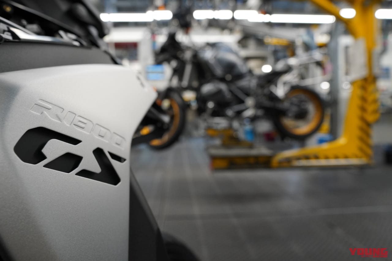 |BMW新型「R1300GS」は284万3000円から! 145psの新作エンジンと12kgの軽量化、自動車高調整や追従クルコン新装備で受注開始