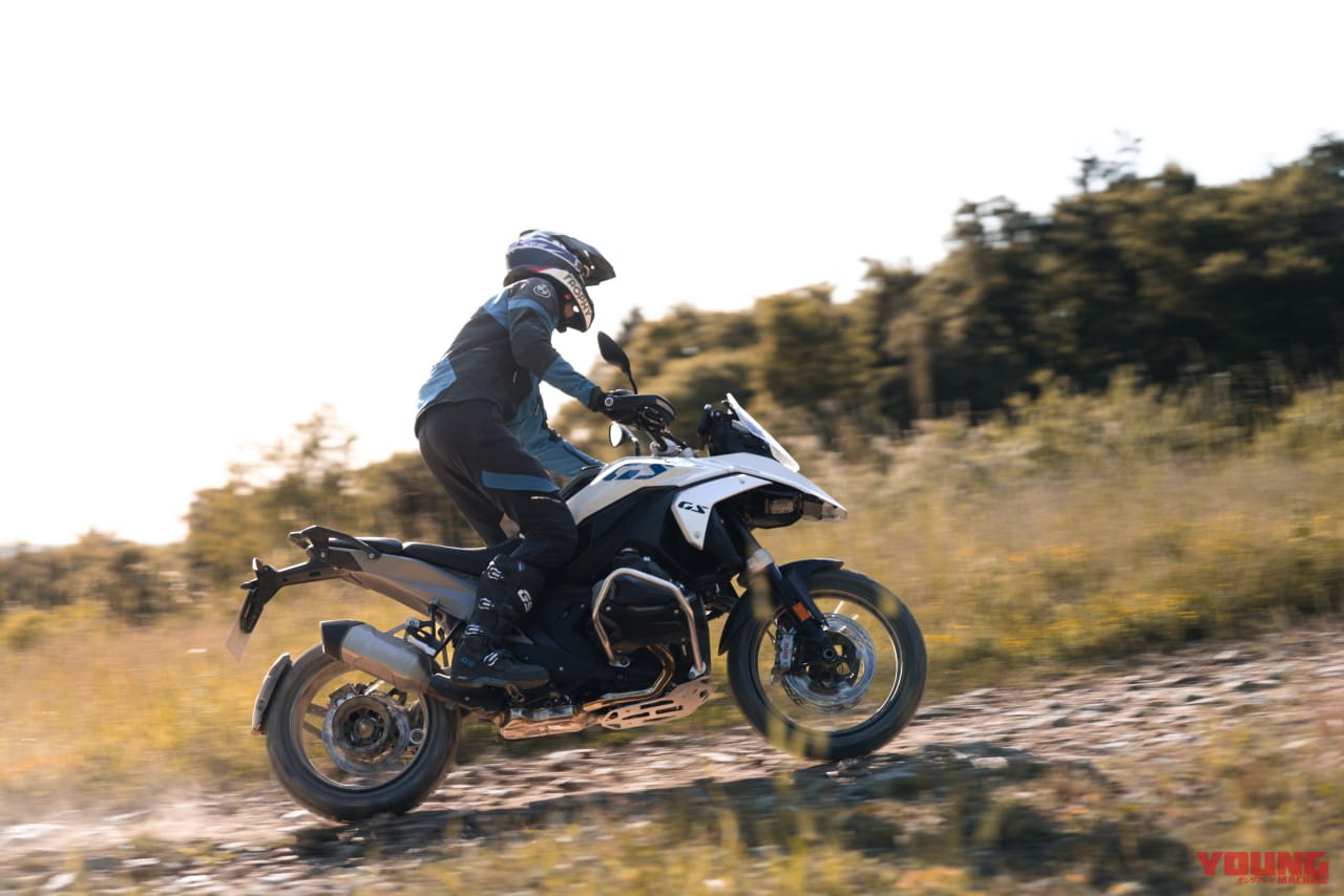 |BMW新型「R1300GS」登場! 145psの完全新作エンジンと12kgの軽量化、自動車高調整や追従クルコンを新装備