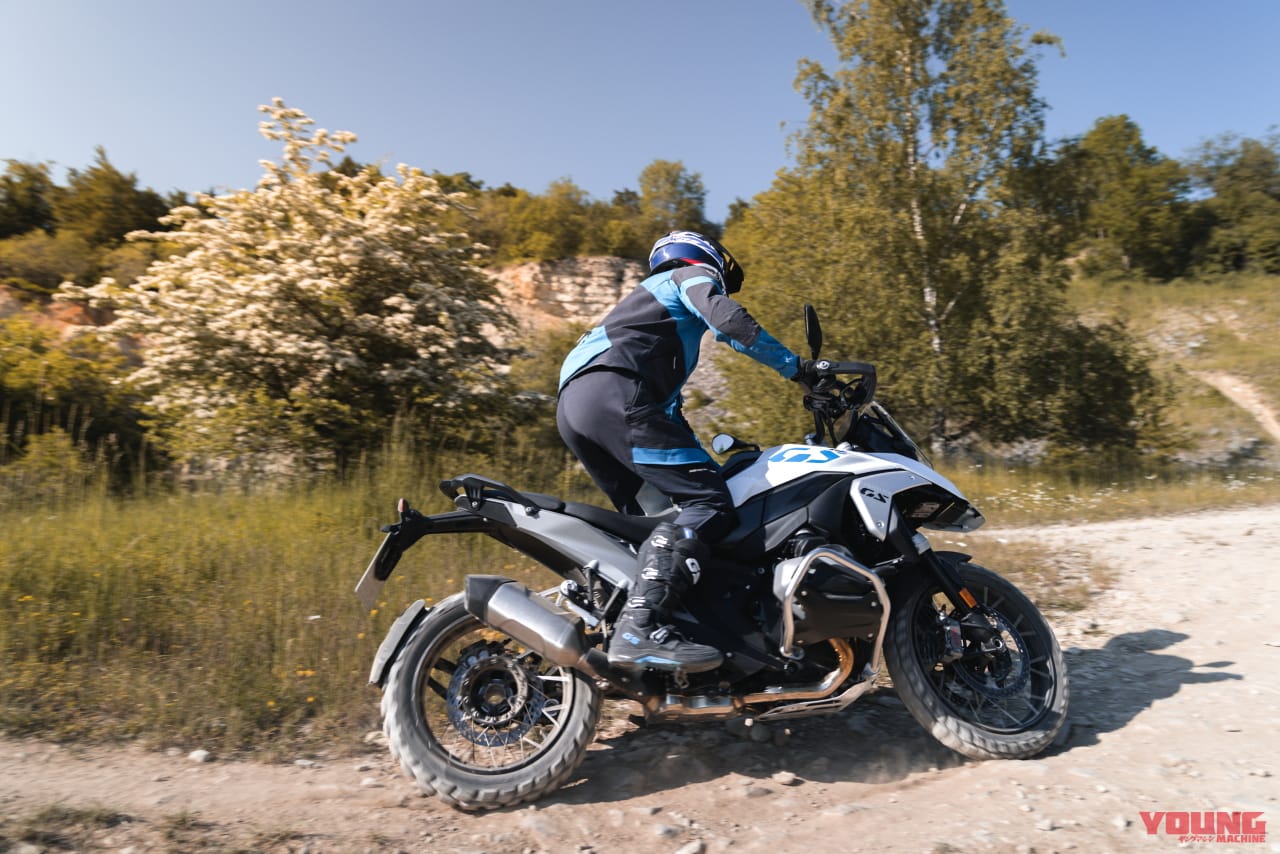 |BMW新型「R1300GS」は284万3000円から! 145psの新作エンジンと12kgの軽量化、自動車高調整や追従クルコン新装備で受注開始