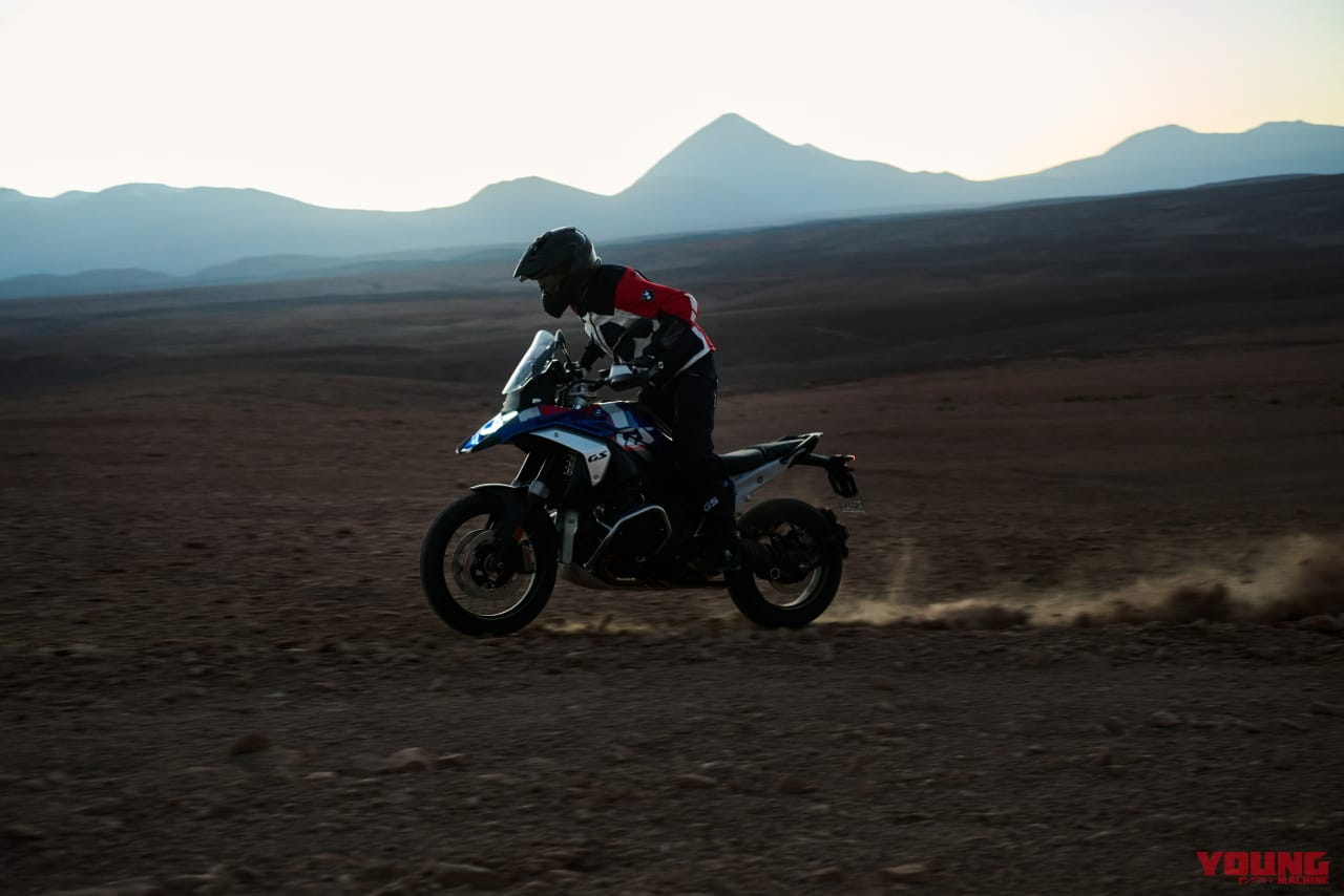 |BMW新型「R1300GS」は284万3000円から! 145psの新作エンジンと12kgの軽量化、自動車高調整や追従クルコン新装備で受注開始