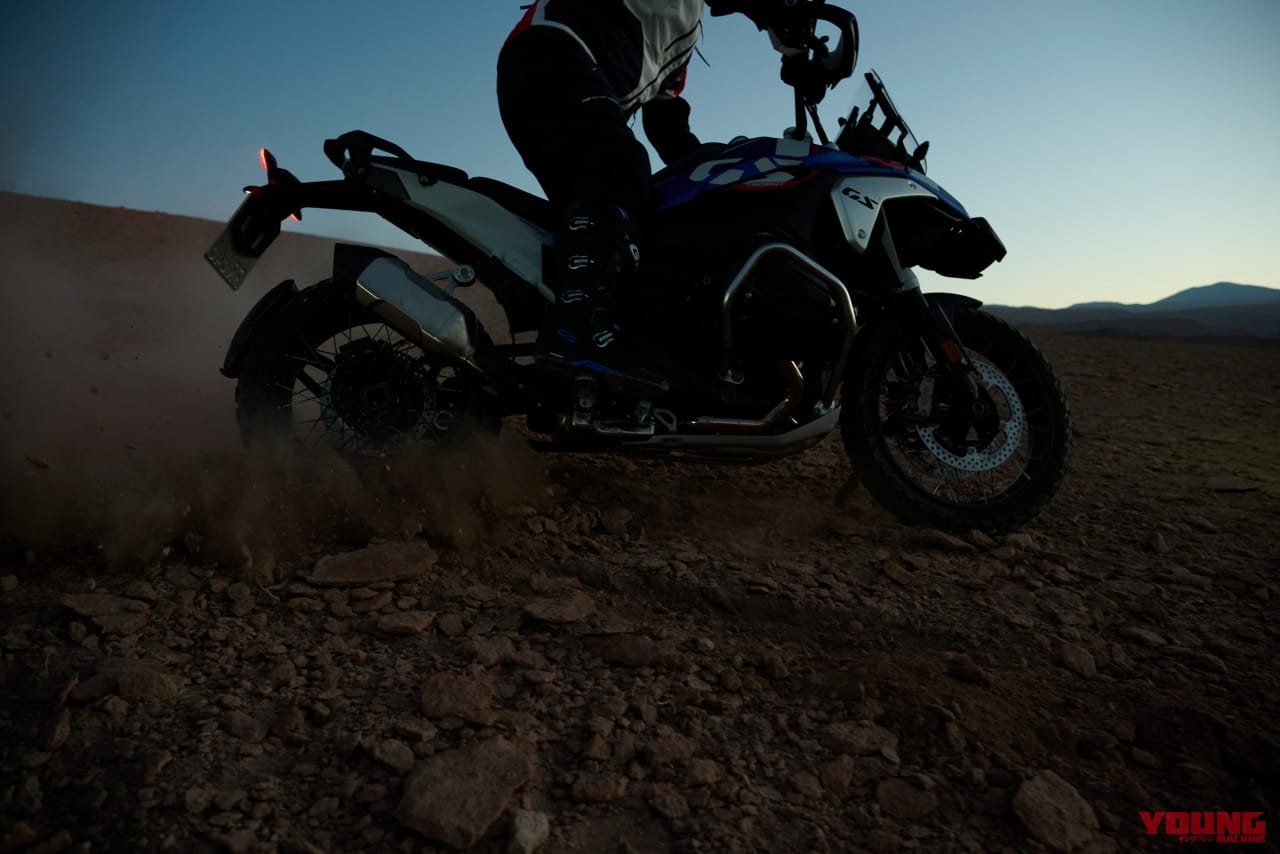 |BMW新型「R1300GS」は284万3000円から! 145psの新作エンジンと12kgの軽量化、自動車高調整や追従クルコン新装備で受注開始