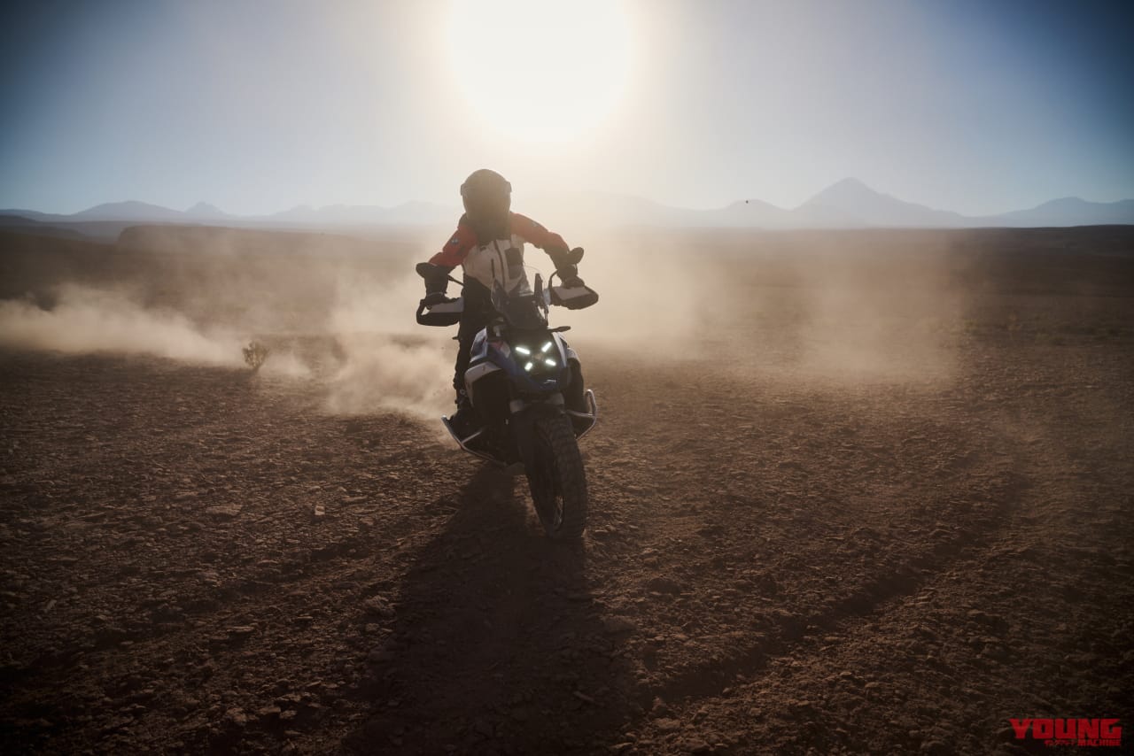 |BMW新型「R1300GS」は284万3000円から! 145psの新作エンジンと12kgの軽量化、自動車高調整や追従クルコン新装備で受注開始