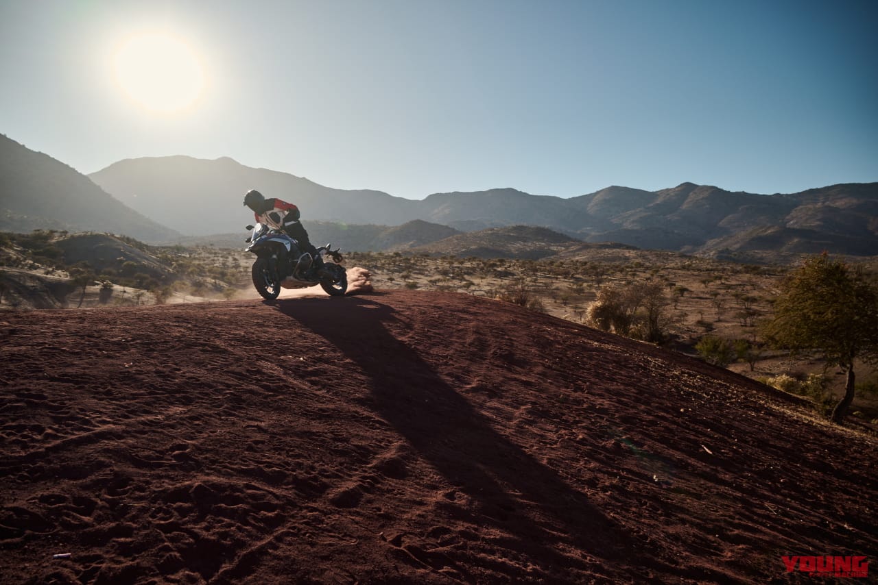 |BMW新型「R1300GS」は284万3000円から! 145psの新作エンジンと12kgの軽量化、自動車高調整や追従クルコン新装備で受注開始