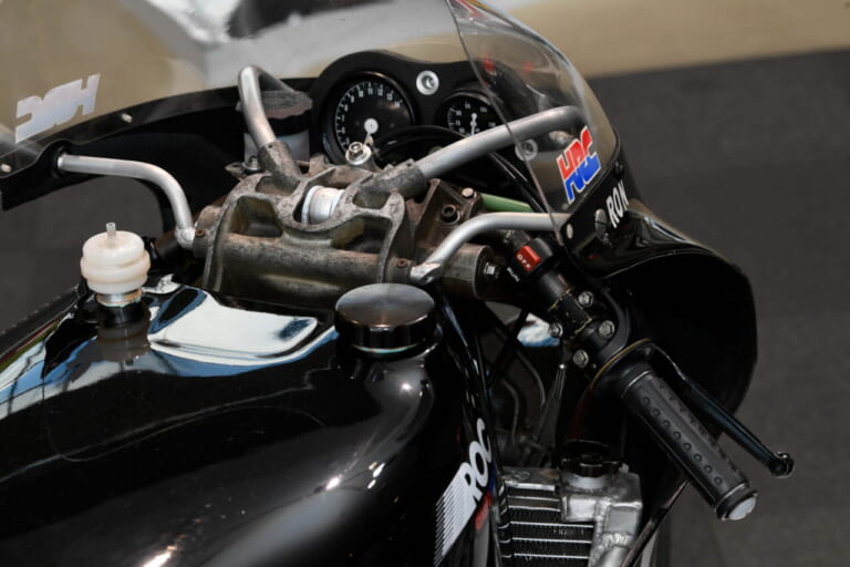 1988 elf5 ロン・ハスラム|異端のエルフ、最後の2ストVツイン、最初のMotoGPレーサーに昂ぶる‼ “二輪世界グランプリ Garage Collection”