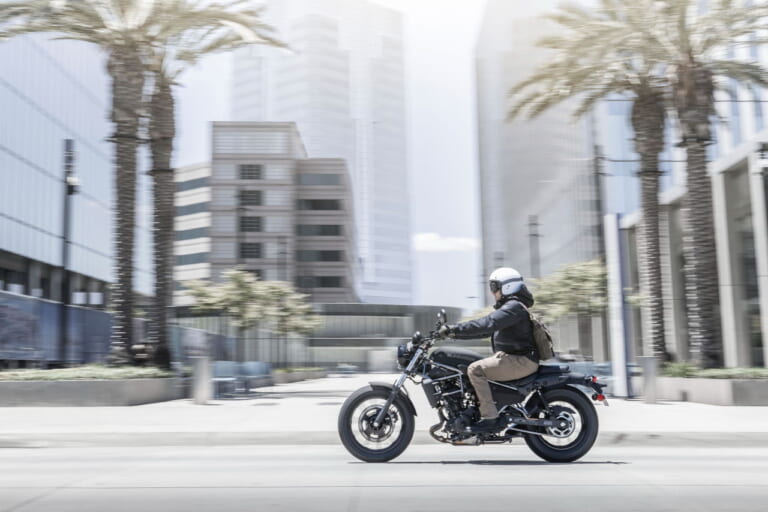 カワサキ|エリミネーター500|欧州仕様|エリミネーター500/SE だとぉ?! 欧州版はA2免許対応の45ps仕様で低回転トルク重視だ!