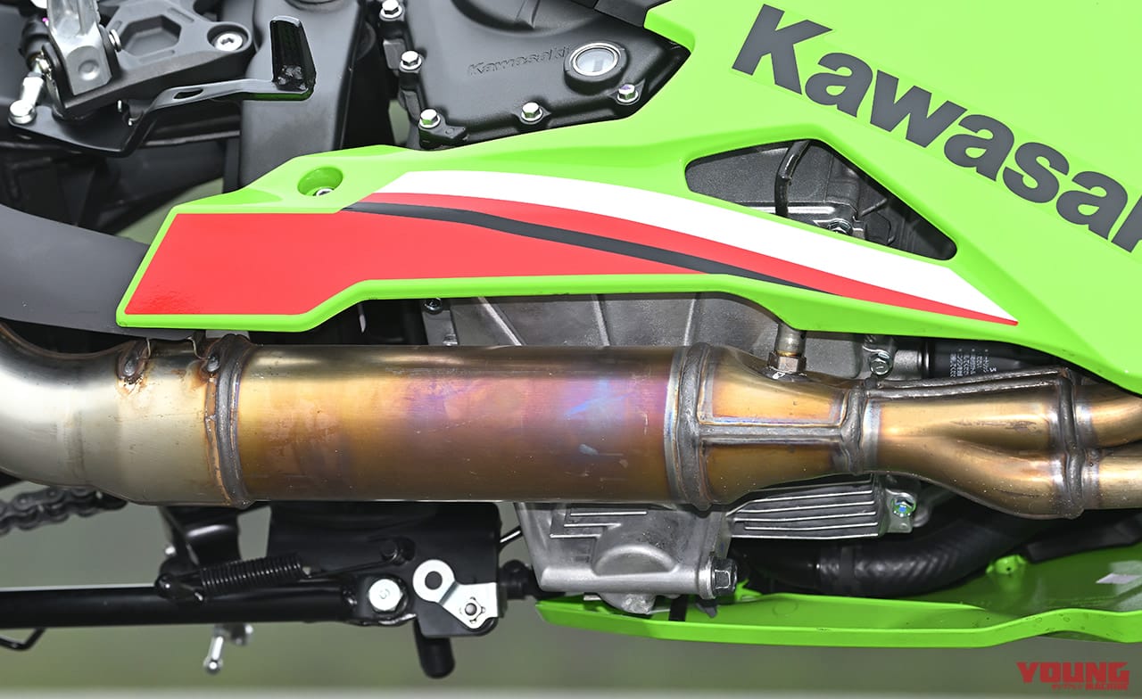 |カワサキ ニンジャZX-25R SE・’23 vs ’22モデル新旧徹底比較テスト【進化型4気筒250ccの実力やいかに?】