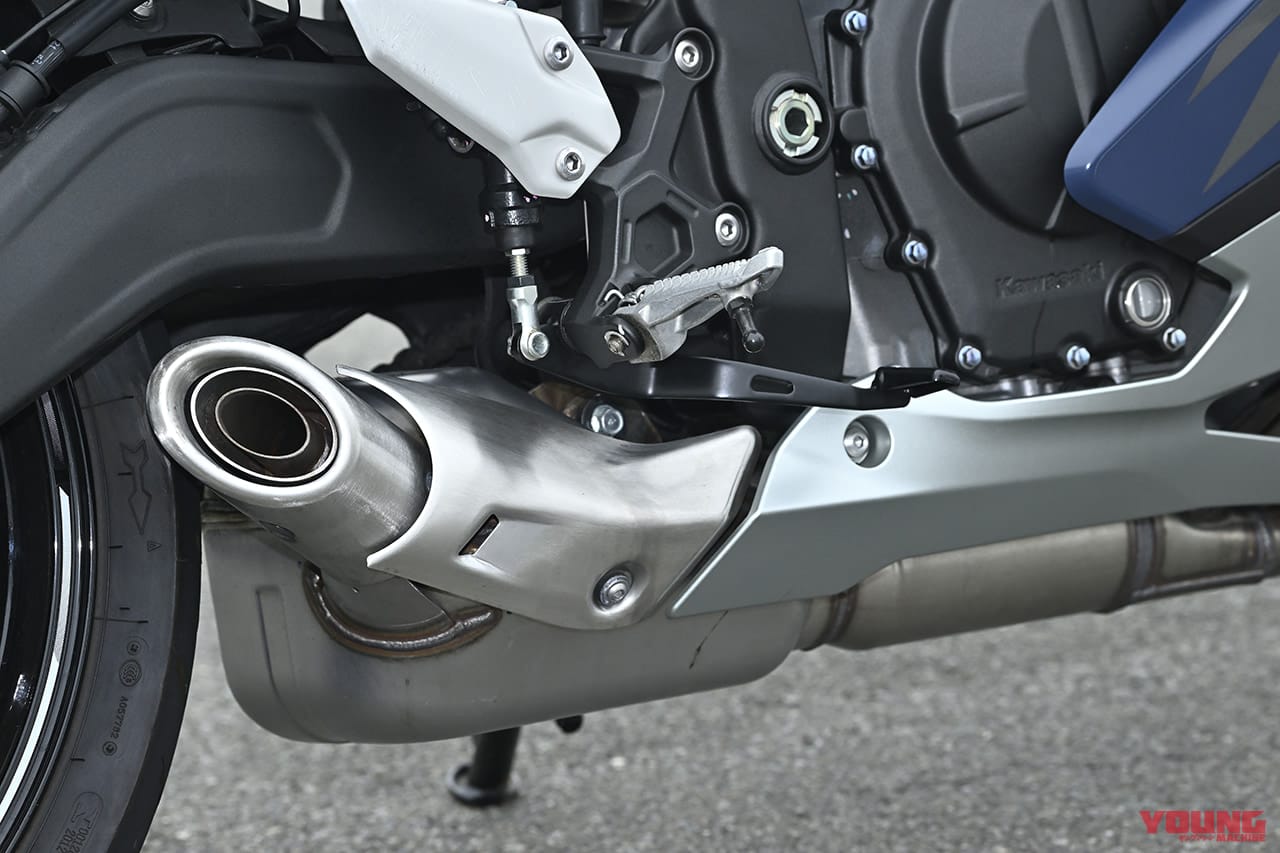 |カワサキ ニンジャZX-25R SE・’23 vs ’22モデル新旧徹底比較テスト【進化型4気筒250ccの実力やいかに?】