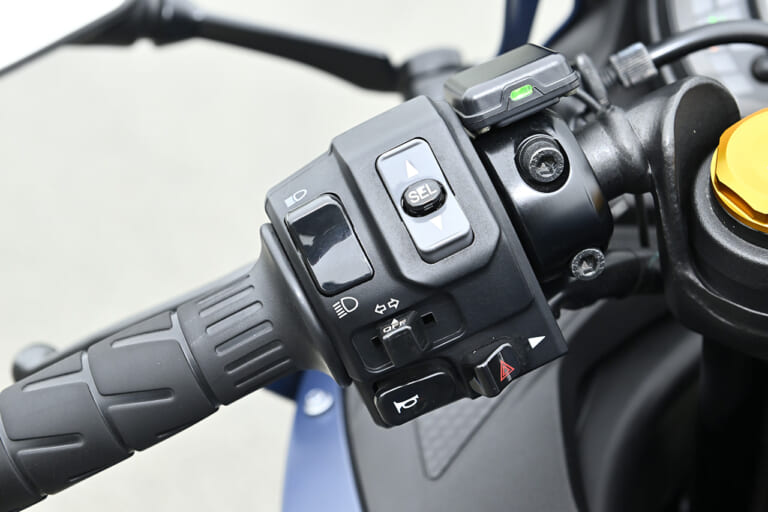 カワサキ ニンジャZX-25R SE|新旧比較テスト|スイッチボックス|カワサキ ニンジャZX-25R SE・’23 vs ’22モデル新旧徹底比較テスト【進化型4気筒250ccの実力やいかに?】