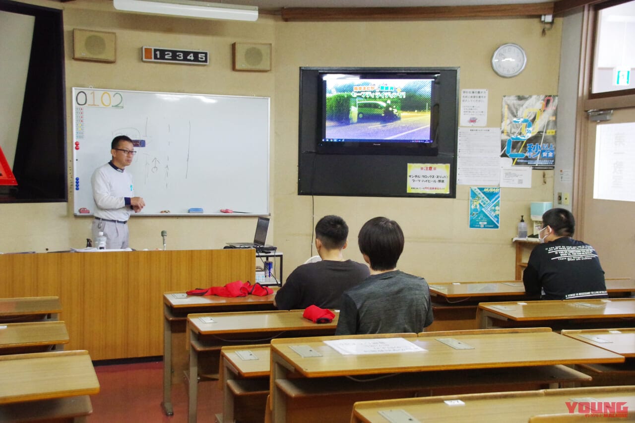 座学“静的実技”｜令和5年度高校生の自動二輪車等の交通安全講習｜埼玉県