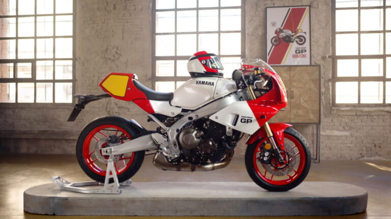 YAMAHA XSR900GP|最新中古相場もわかる! 人気バイク歴代モデル図鑑:ヤマハXSR900【エンブレムカラー変更な2023年モデル】