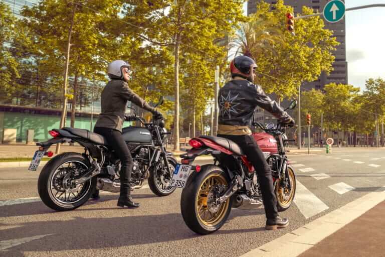カワサキ|Z650RS|2024年モデル|カワサキ「Z650RS」2024年のニューカラー キャンディレッドとブラック×グレーが登場! トラコン新搭載で発売は11月1日