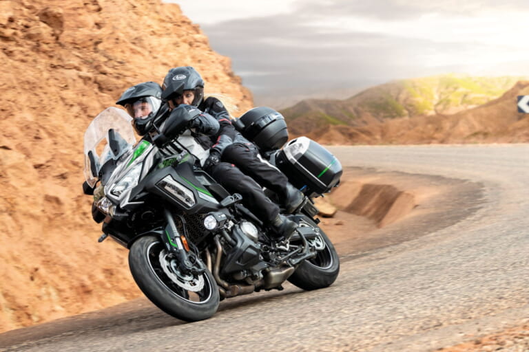 カワサキ|ヴェルシス1000SE|2024年モデル|カワサキ「ヴェルシス1000SE」の2024年モデルが登場! 4気筒&17インチ、電子制御サスペンション装備