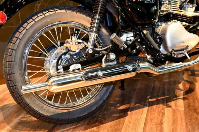 カワサキ MEGURO S1|エンジンはKLX230と同じようで別モノ!! カワサキ「メグロS1」「W230」のことをガッツリ聞いてきた!
