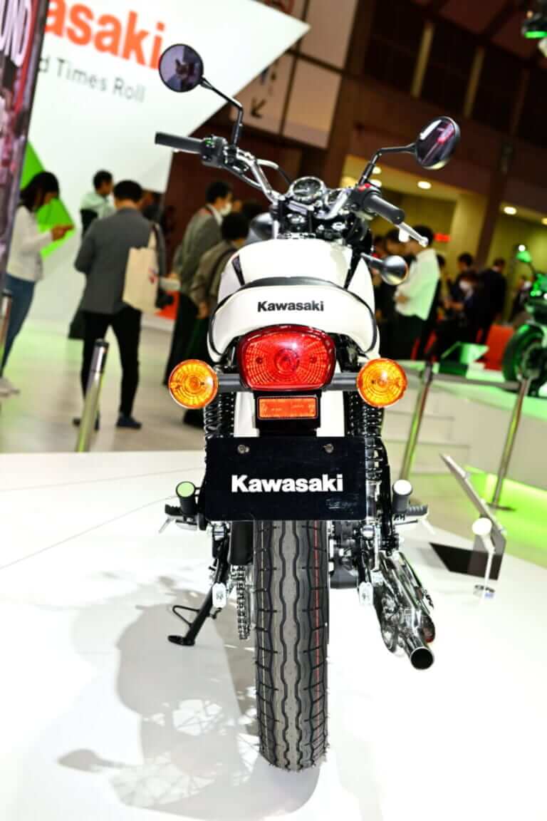 カワサキ W230|エンジンはKLX230と同じようで別モノ!! カワサキ「メグロS1」「W230」のことをガッツリ聞いてきた!