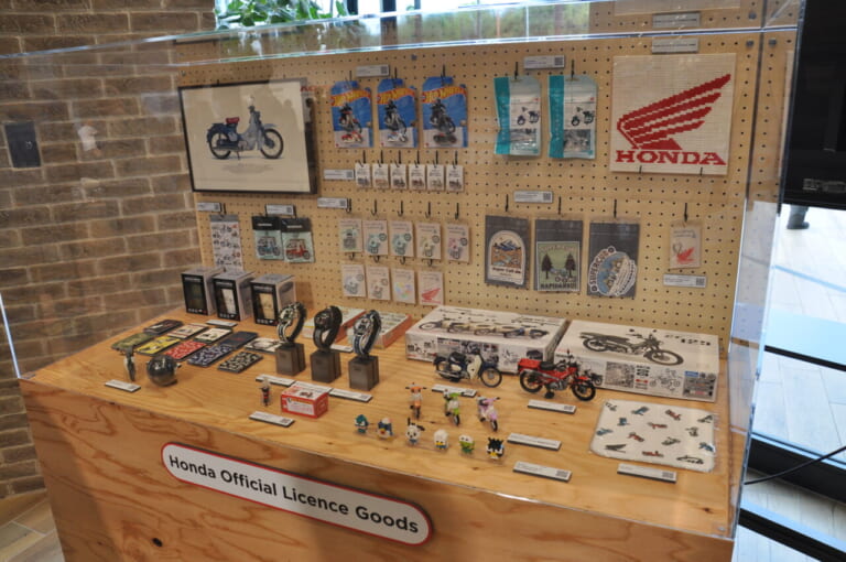 第26回 カフェカブミーティングin青山|ホンダ本社をカブジャックだ! 「第26回 カフェカブミーティングin青山」開催