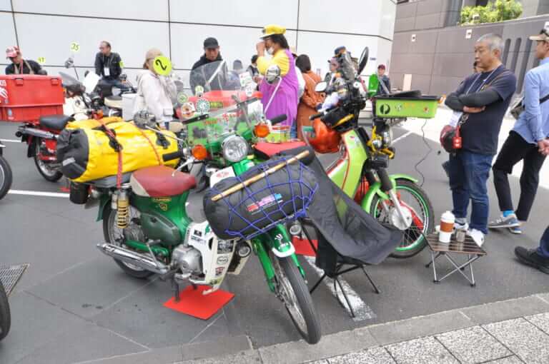 第26回 カフェカブミーティングin青山|ホンダ本社をカブジャックだ! 「第26回 カフェカブミーティングin青山」開催