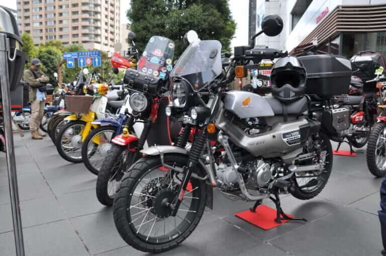 第26回 カフェカブミーティングin青山|ホンダ本社をカブジャックだ! 「第26回 カフェカブミーティングin青山」開催