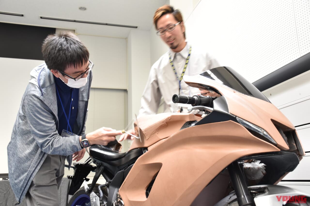|33万円の高級カウルを買うと“プライスレスな体験”ができるってマジ?! 「ヤマハYZF-R7用外装キット・購入者限定イベント」に潜入取材!!
