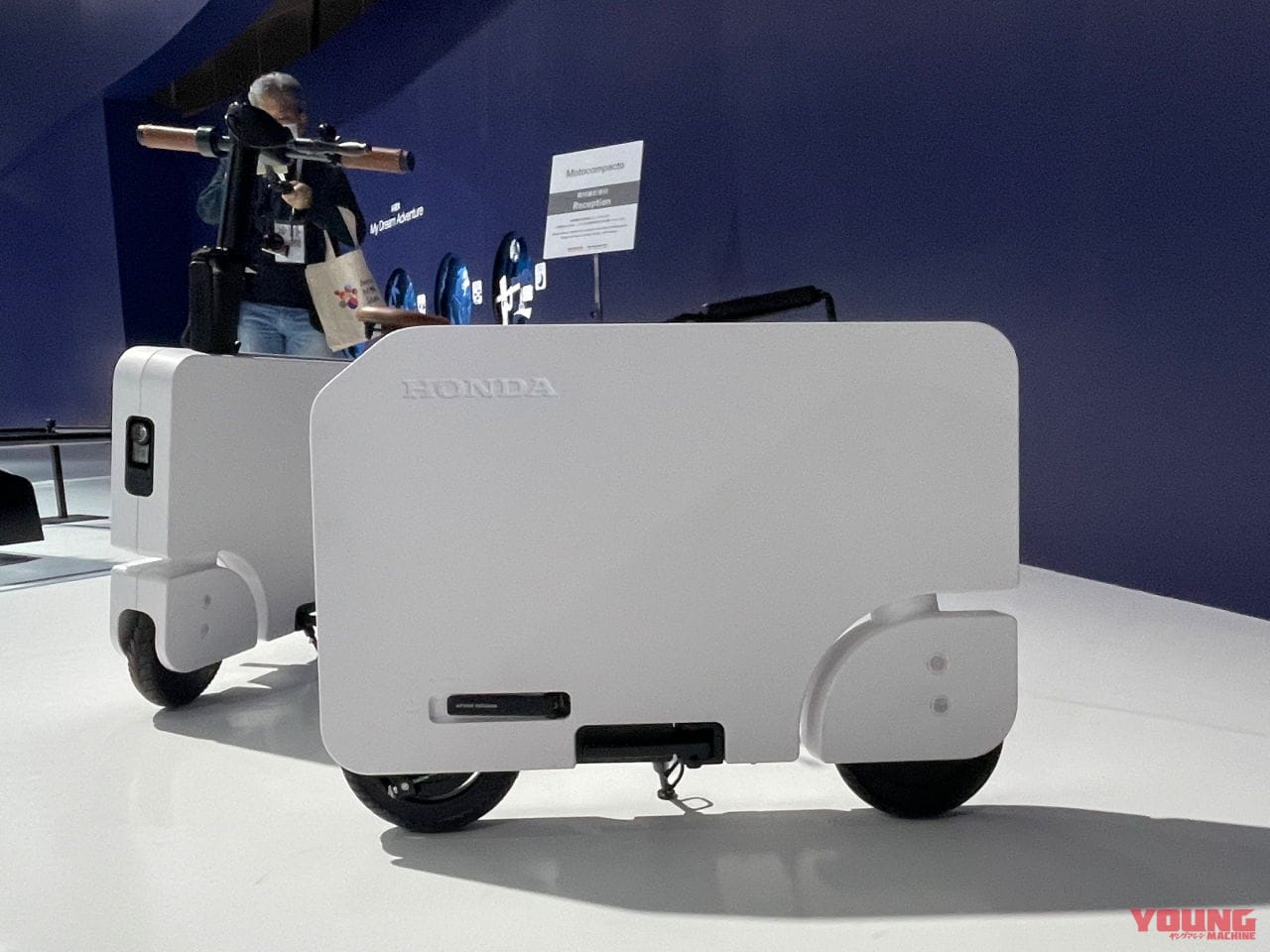 |復活のモトコンポ?! ホンダが「モトコンパクト」をJMS2023に展示! 箱型に折り畳める電動バイクがアメリカから渡来