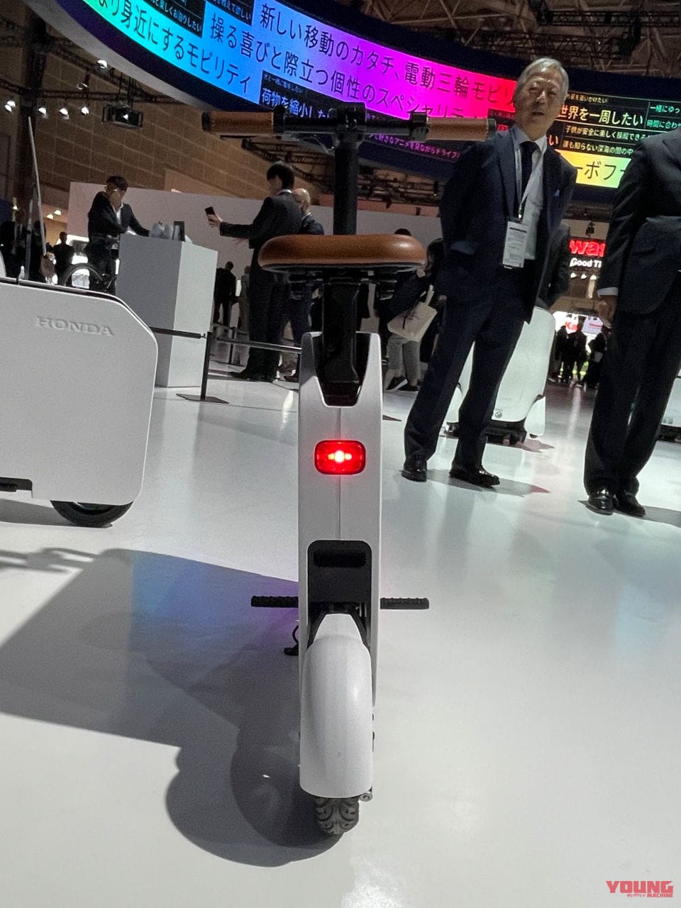 |復活のモトコンポ?! ホンダが「モトコンパクト」をJMS2023に展示! 箱型に折り畳める電動バイクがアメリカから渡来