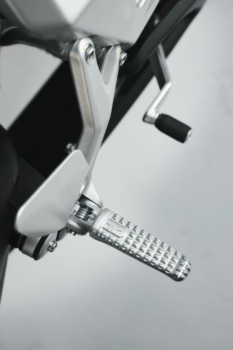 Superveloce 98 Edizione Limitata|【限定300台】98cc単気筒の“最初の1台”をオマージュ! MVアグスタが「スーパーヴェローチェ98 限定エディション」を発表