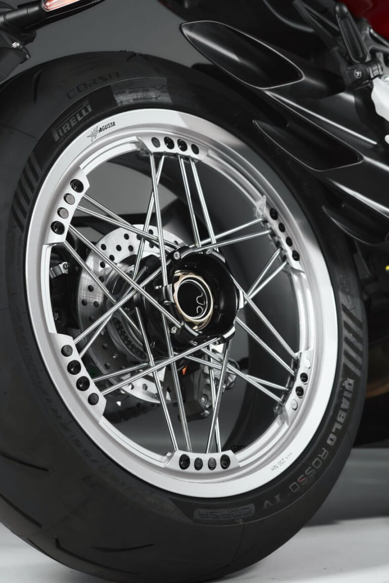 Superveloce 98 Edizione Limitata|【限定300台】98cc単気筒の“最初の1台”をオマージュ! MVアグスタが「スーパーヴェローチェ98 限定エディション」を発表