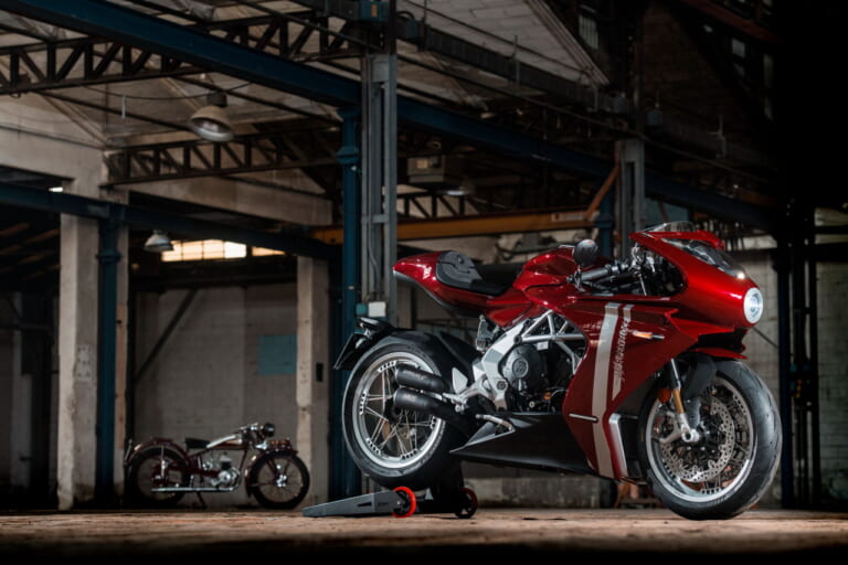 Superveloce 98 Edizione Limitata AMBIENT|【限定300台】98cc単気筒の“最初の1台”をオマージュ! MVアグスタが「スーパーヴェローチェ98 限定エディション」を発表