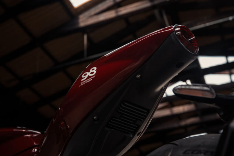 Superveloce 98 Edizione Limitata AMBIENT|【限定300台】98cc単気筒の“最初の1台”をオマージュ! MVアグスタが「スーパーヴェローチェ98 限定エディション」を発表