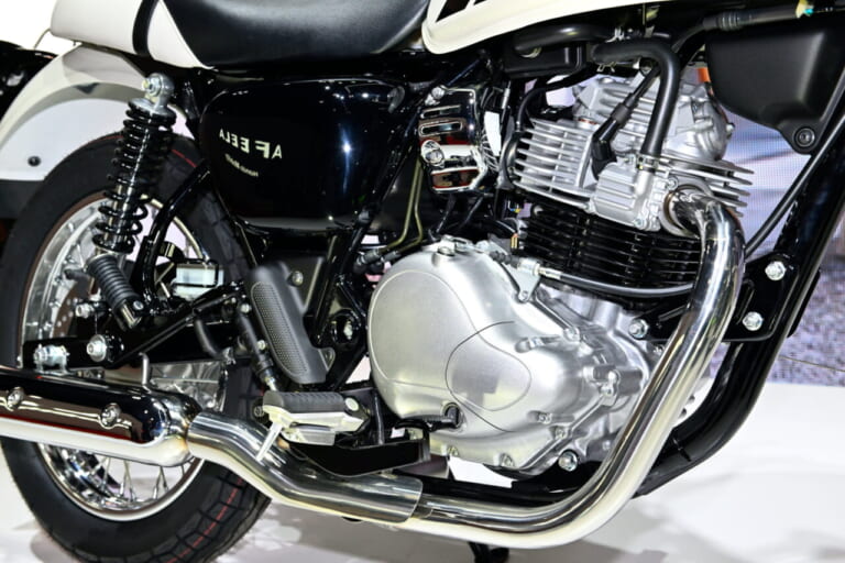 カワサキ W230 エンジン|エンジンはKLX230と同じようで別モノ!! カワサキ「メグロS1」「W230」のことをガッツリ聞いてきた!