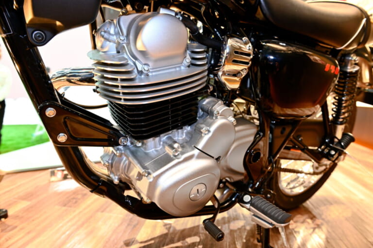 カワサキ MEGURO S1 エンジン|エンジンはKLX230と同じようで別モノ!! カワサキ「メグロS1」「W230」のことをガッツリ聞いてきた!