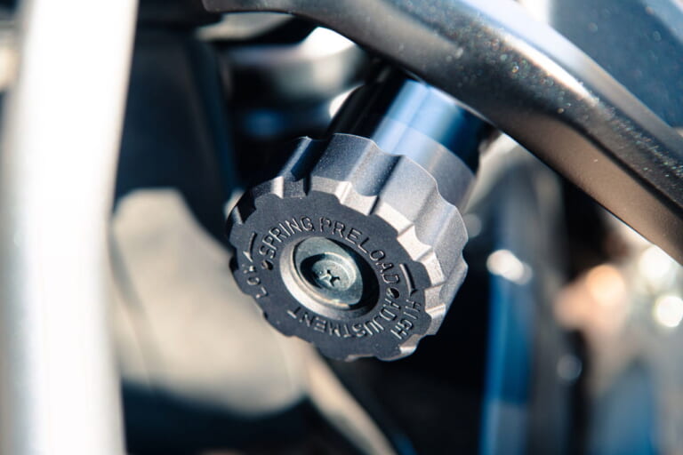 スズキ|Vストローム800|スズキが新型車「Vストローム800」を発表! フロント19インチ化で舗装路の快適性能を向上【欧州ではRE/SEの名も!?】